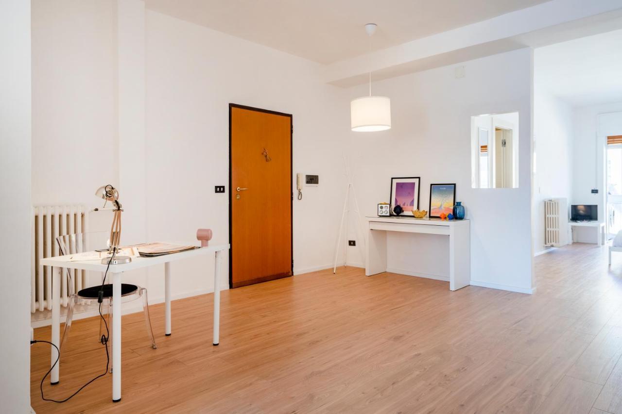 Central & Elegant Loft - With Balcony 巴里 外观 照片